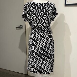 New York & Company Black and White Patterned Midi Dress